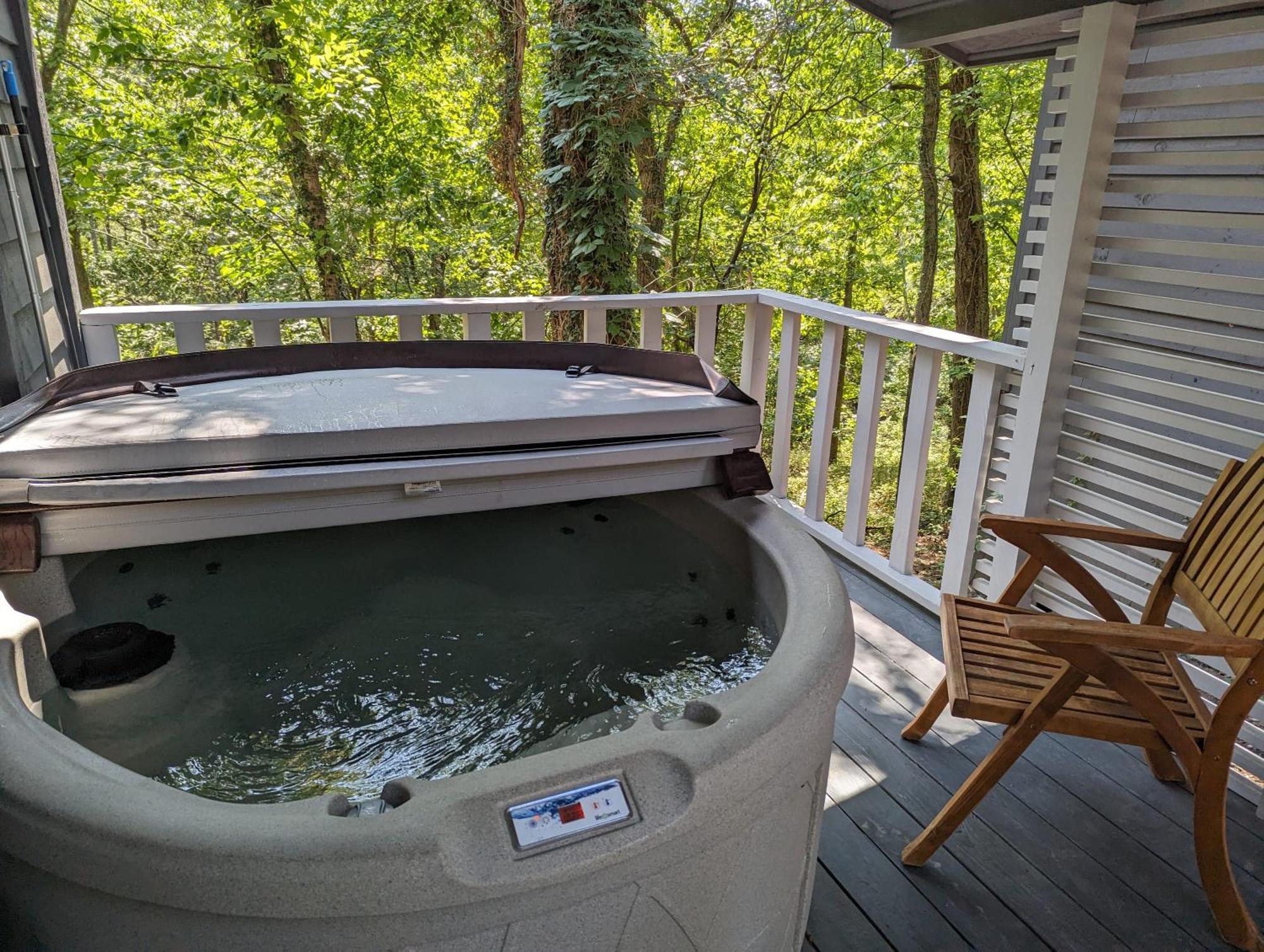 Adventure Cabin 5 - King W Private Hot Tub Villa Eureka Springs Eksteriør billede